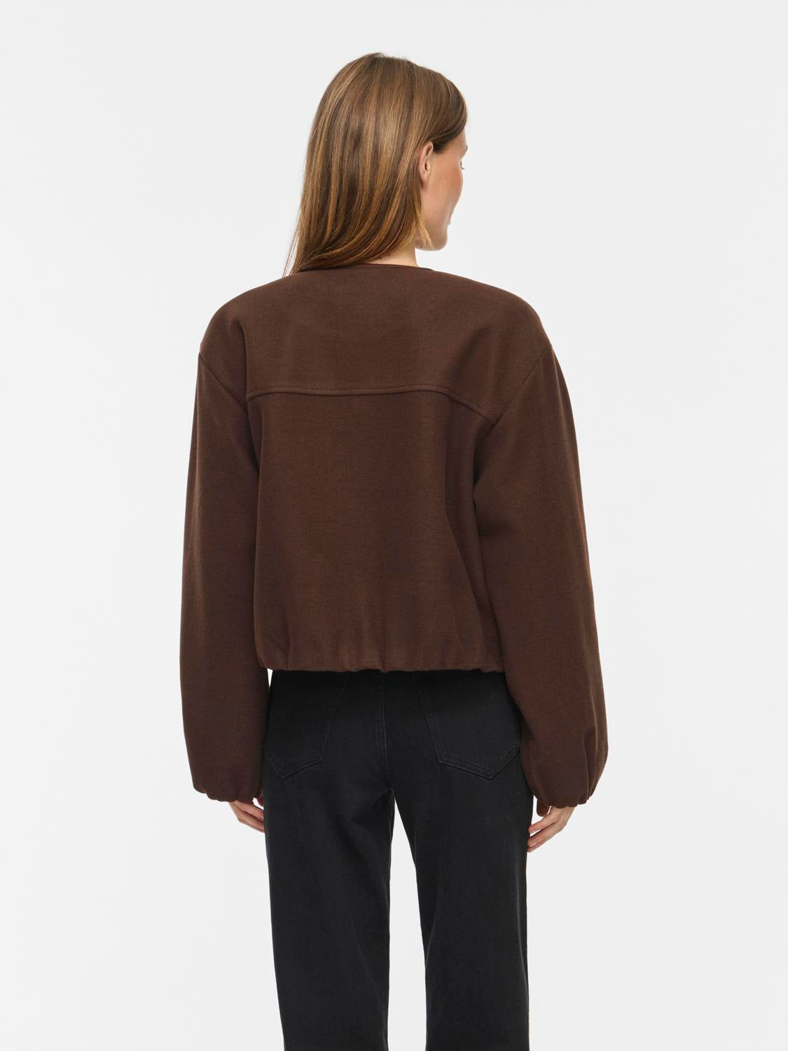 model_shot-back